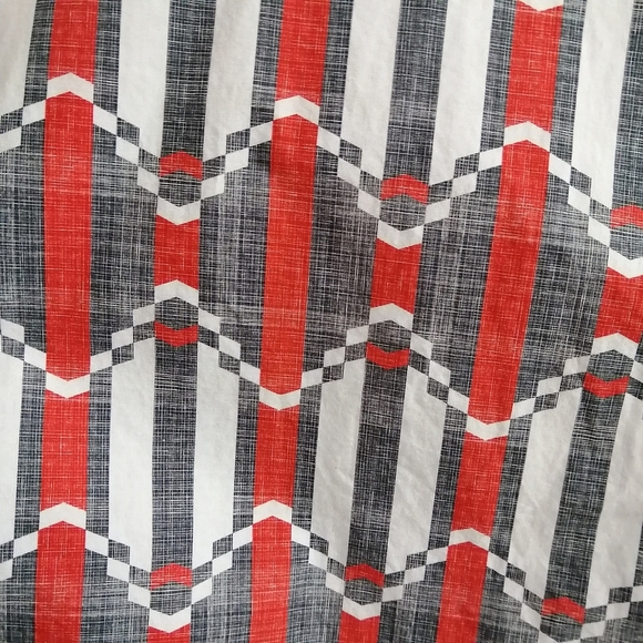 Wildfang Woman's Essential Short Sleeve Button Up Red Gray White Geometric XL - Picture 9 of 16